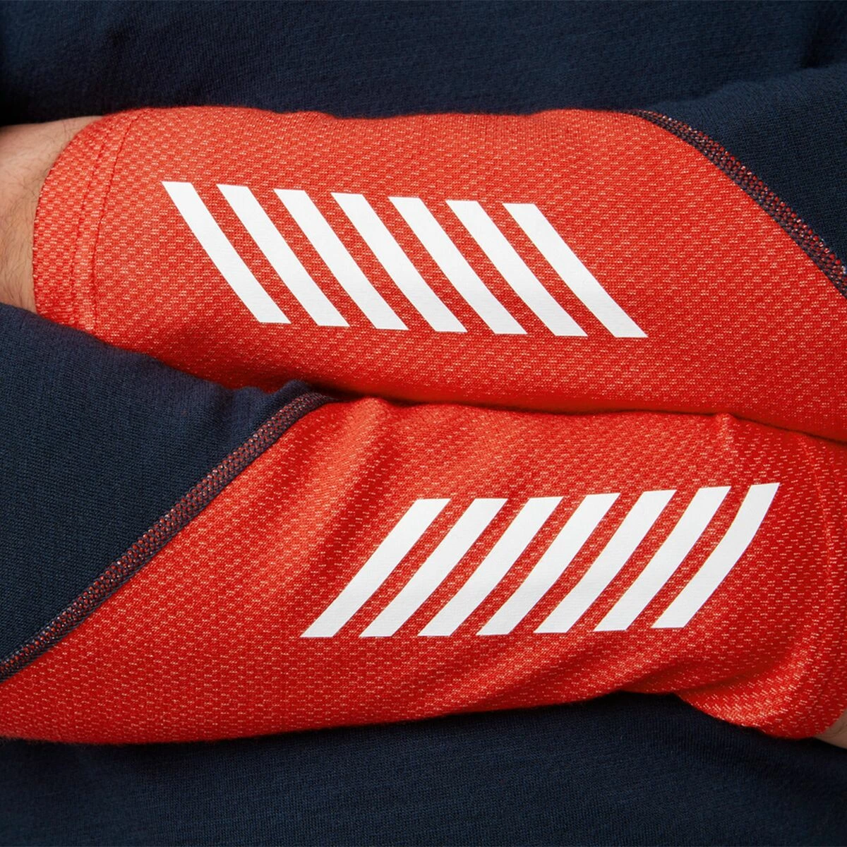 Helly Hansen Lifa Merino Midweight Crew Top Men's 3 Helly Hansen Lifa Merino Midweight Crew Top Men's - Image 2